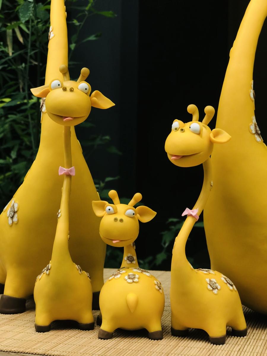 Giraffe Family Set